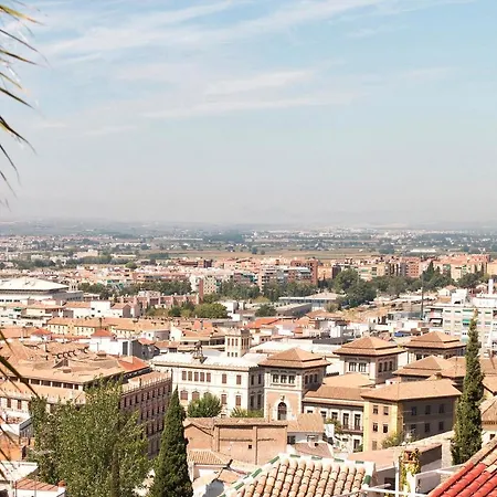 Con Unas Maravillosas Vistas A *